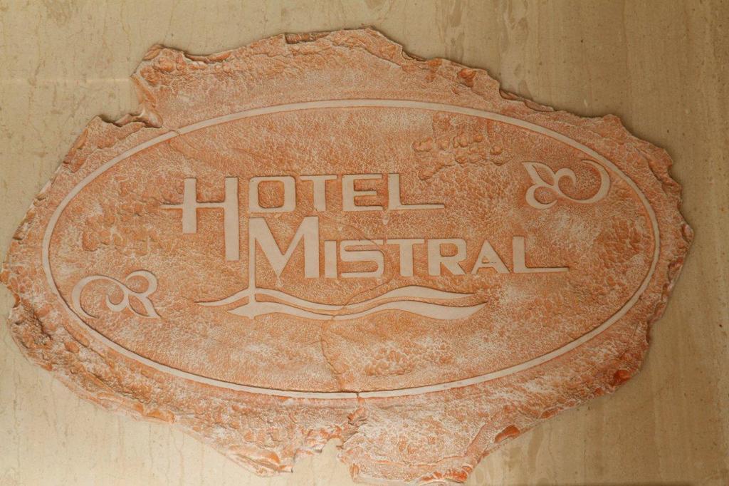 Hotel Mistral El Pireo Exterior foto
